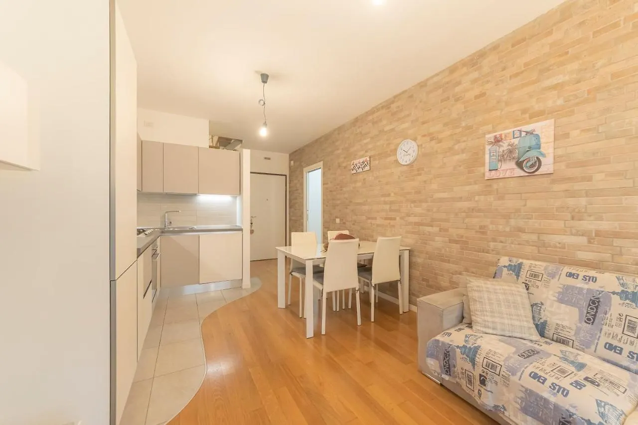 Luigi Flat Apartment Mestre 0*,