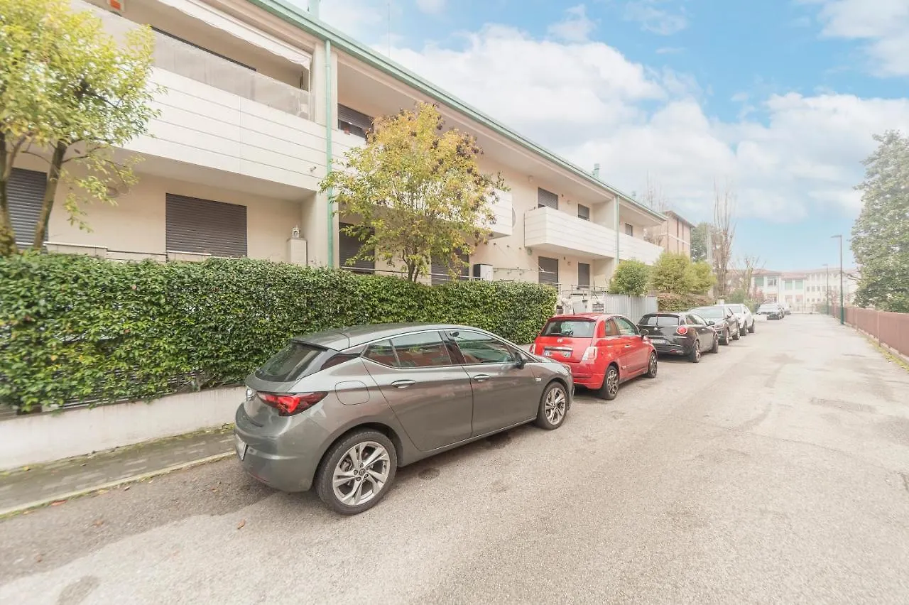 Luigi Flat Apartment Mestre Italy